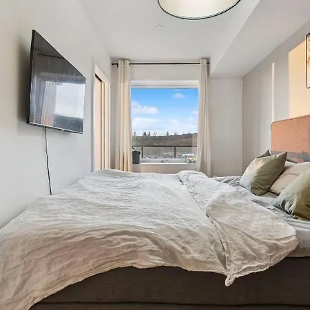 Spacious With Sunny Balcony Jessheim